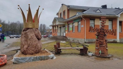  Под Петербургом появился "памятник коронавирусу"