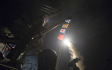 США нанесли ракетный удар по аэродрому в Сирии