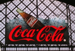 Компания Coca-Cola официально извинилась перед Украиной за карту РФ с Крымом