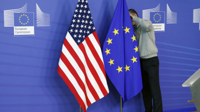 За год россияне стали хуже относиться к США и Евросоюзу
