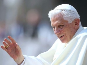 Папа уйдет в монастырь 