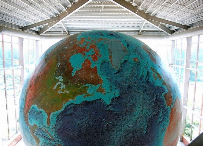 Эрта - самый большой в мире вращающийся глобус