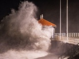 Мощный шторм «Элеонора» обрушился на Великобританию