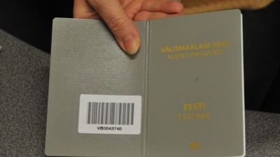 Россия готовится снять возрастное ограничение на безвизовый въезд в страну неграждан из Латвии и Эстонии