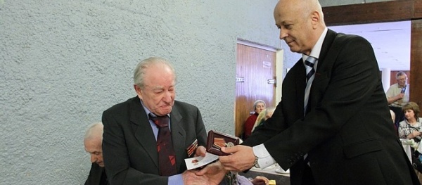 Россия поздравит ветеранов медалями и денежными выплатами