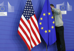 За год россияне стали хуже относиться к США и Евросоюзу