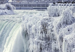  Ниагарский водопад замерз и стал похож на Нарнию 