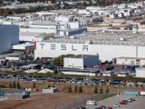  "Арестуйте меня": Илон Маск открыл завод Tesla вопреки запретам