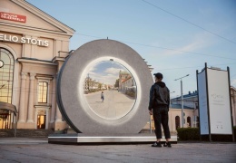  В Вильнюсе установили портал для связи с поляками