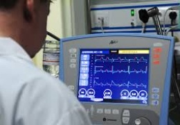Уральский завод приостановил поставку своих аппаратов ИВЛ в больницы после пожаров и смерти шести пациентов в Москве и Петербурге  