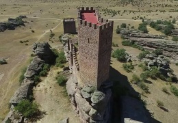 Испанский замок Сафра, который можно было увидеть в Игре Престолов