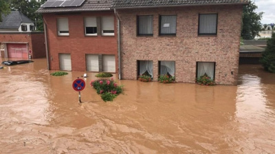 Наводнение на западе Германии: погибших уже 93