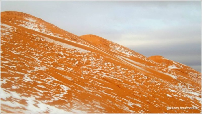 Снег на песках Cахары смотрится нереально