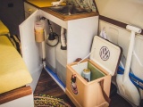  Продуманный дом на колесах из старенького Volkswagen Transporter в экономичном исполнении 