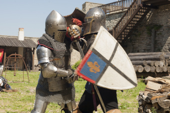 Рыцари из Петербурга окунули нарвитян в средневековье
