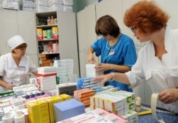 К боярышнику не готовы: глава Минздрава признала зависимость России от зарубежных лекарств 