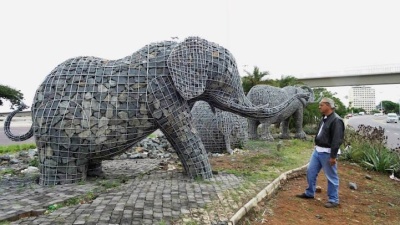 Каменные слоны