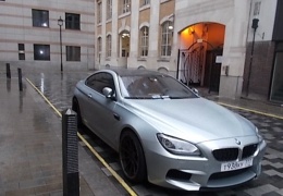 В центре Лондона BMW M6 с российскими номерами за пару месяцев накопил 7000 фунтов долгов за парковку