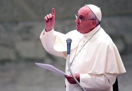 Папа Франциск призвал католиков Европы принять семьи беженцев - по одной на приход