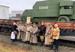 ФОТО: бронепоезд №7 "Wabadus" прибыл в Нарву 