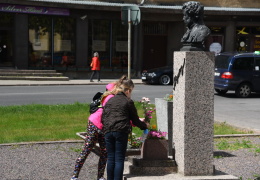 Нарвские школьники отметили день рождения Александра Пушкина 