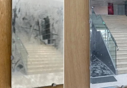 В музее Тайваня экспонат приняли за грязное зеркало