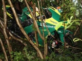 Гонщик потерял равновесие и залетел вместе с мотоциклом на дерево