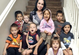 Восемь близнецов Нади Сулеман через восемь лет после рождения