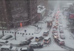 «День жестянщика» во Владивостоке: снегопад стал причиной более 350 ДТП и 10‐балльных пробок