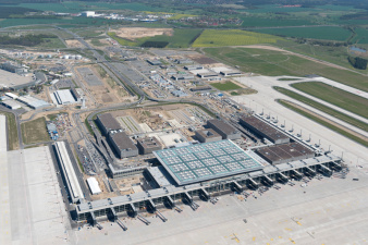 В Берлине уже 14 лет не могут достроить аэропорт 