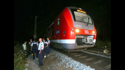 ФОТО: в Германии 17-летний беженец напал на пассажиров поезда с топором 