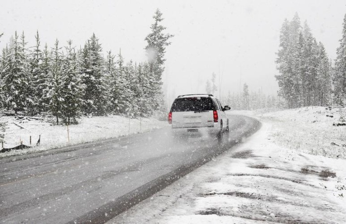 Будьте осторожны: на дорогах местами ледяная корка