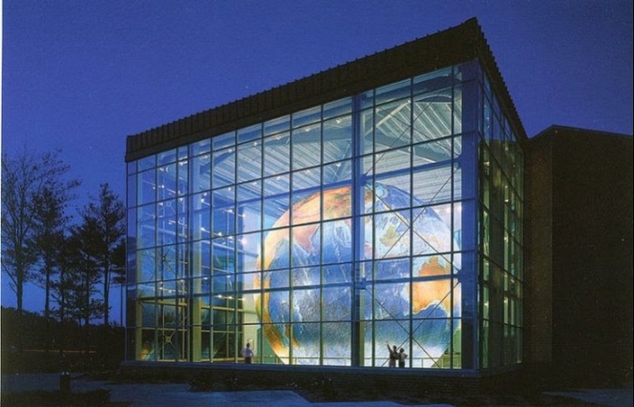 Эрта - самый большой в мире вращающийся глобус