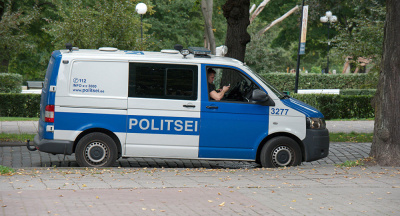 В Нарве прошел полицейский рейд: выявляли разговаривающих по телефону за рулем 